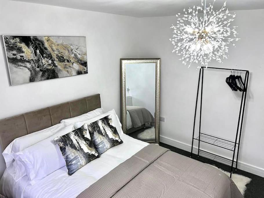 Harmony Lindley Apartment